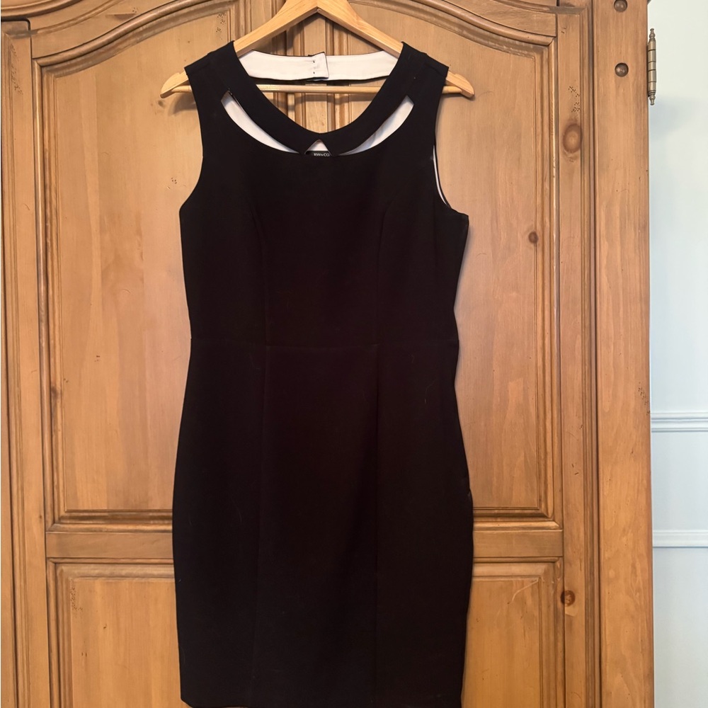 Elegant Black Sleeveless Dress